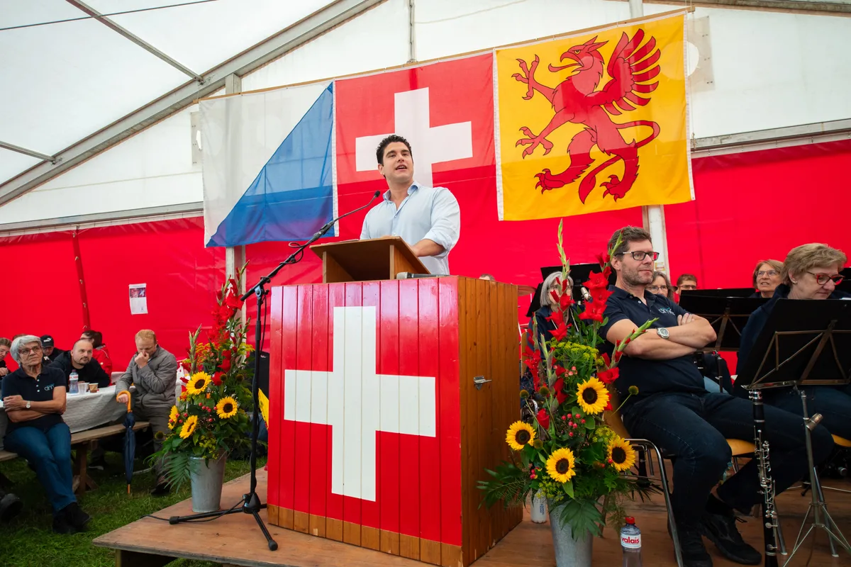 Matthias Müller steht am Rednerpult.